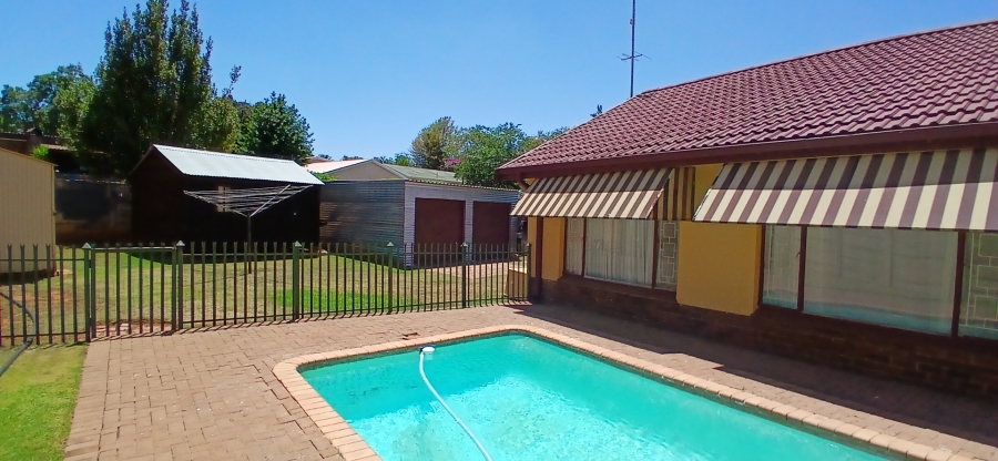 4 Bedroom Property for Sale in Uitsig Free State